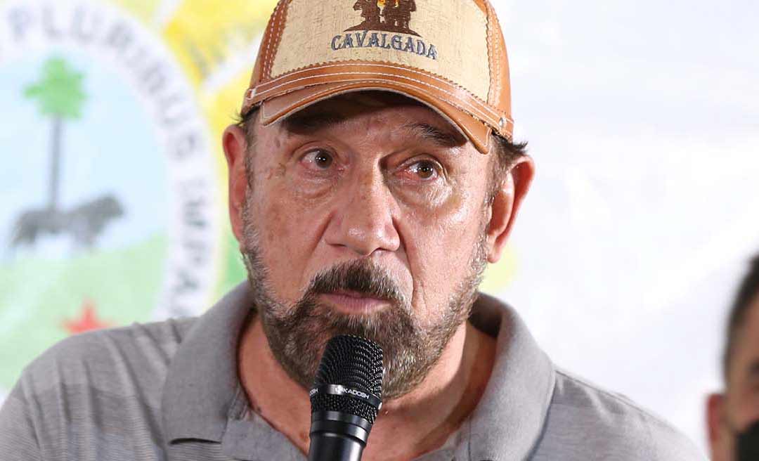 N. Lima diz que prefeitura abandonou a Vila Santa Cecília: “Estão dentro do esgoto!”